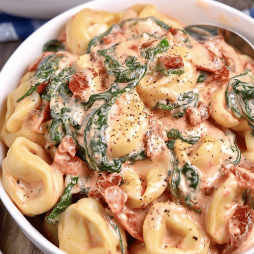 Easy Creamy Tortellini with Spinach and Tomatoes